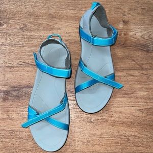 TEVA Sandals! 💙